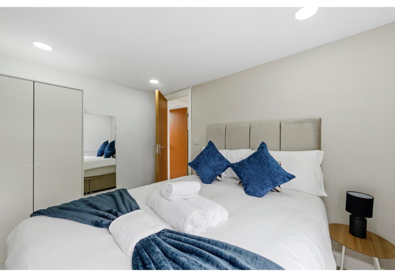 Apartament Serenity, Scenery, Shopping, & Sports *